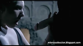 Anna Jimskaia chupando verga en escena de Monamour (Tinto Brass - 2005 - Español