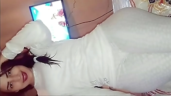 مطلقة بينيكها شاب و بتقلو دخلو كلو في طيزي - نيك طيز نار رقم المطلقة