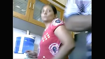 Punjabi Couple Making Out In Kitchen-(sexxdesi.net)