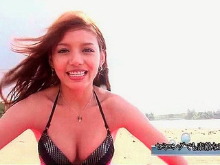 Asian slut poses her fuckable body outside for some horny nippon porn