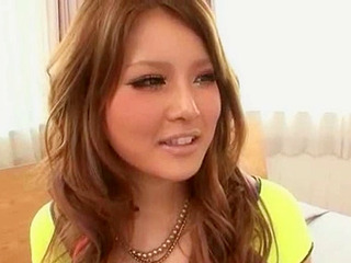 Nippon cutie's bouncing bounce on huge dick thrills