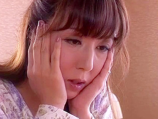 Fucking a Commercial Agent while Home Alone gives Sayuri Ikuina secret pleasure.